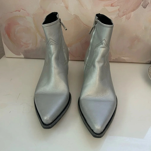 ! Alessandro Vasini CLINT ANKLE BOOT IN DISTRESSED SILVER LEATHER - Picture 6 of 13